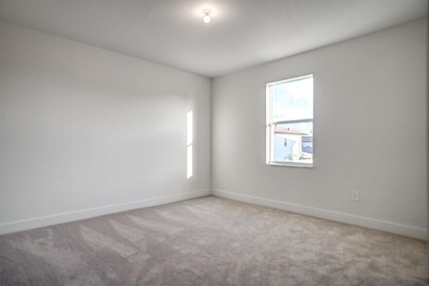 Building Photo - 12328 Green Oak Dr