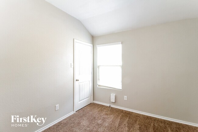 Building Photo - 303 Preakness Ln