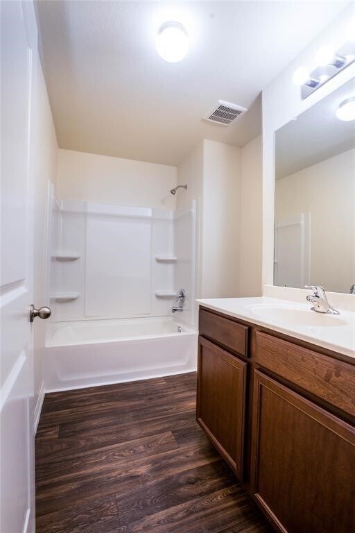 Building Photo - 208 Autumn Berry Ln