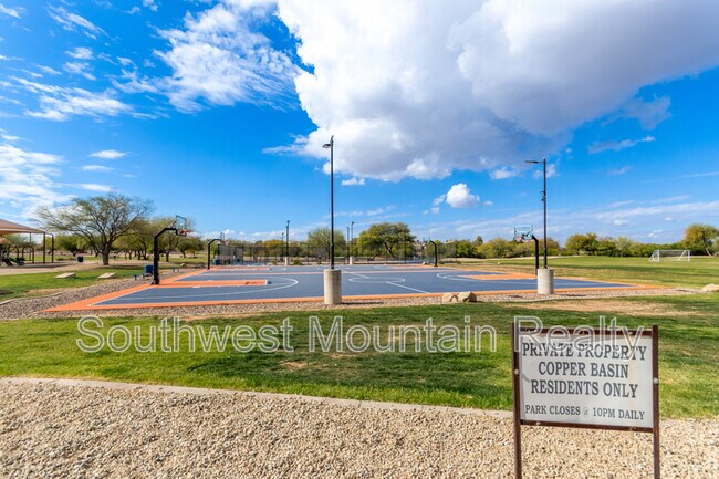 Building Photo - 4136 E Sierrita Rd