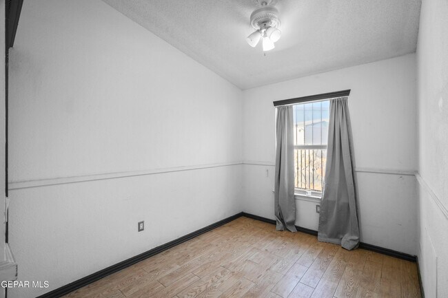 Building Photo - 13475 Sunset Hills Dr