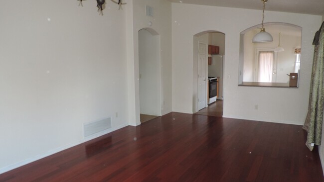 Building Photo - 954 Escondido Dr