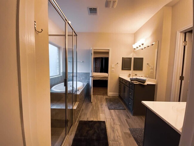 Building Photo - 456 Turning Stone