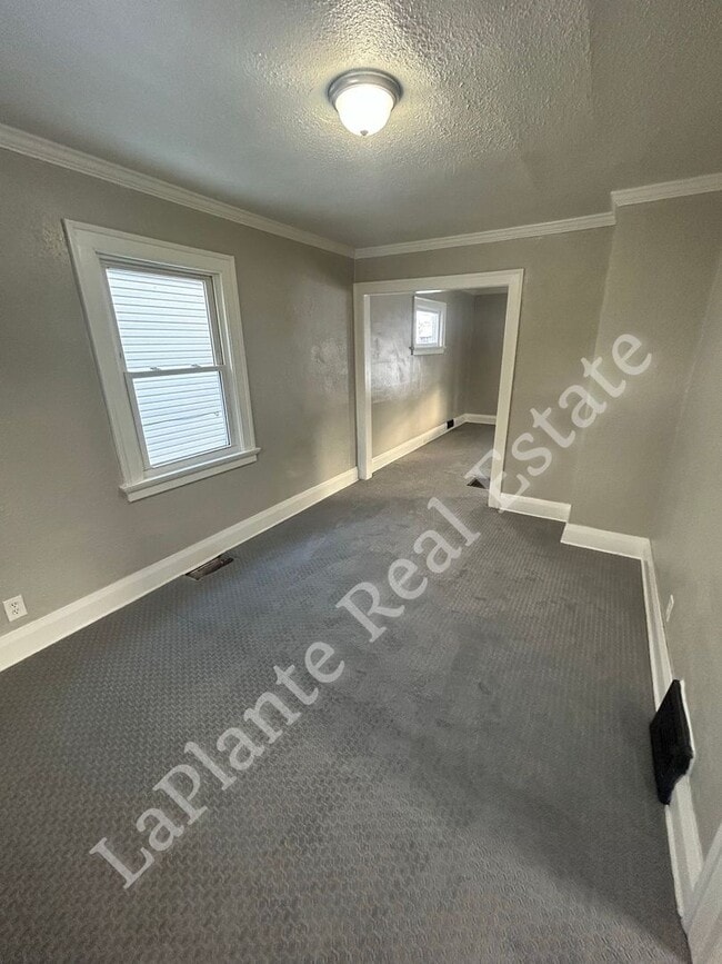 Building Photo - 1656 Macomber St