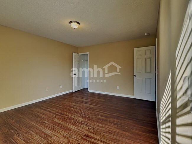 Building Photo - 4928 Alenja Ln