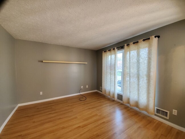 Building Photo - YOU CAN STOP YOUR SEARCH! BRAND NEW Jeffer...