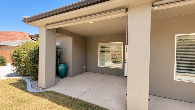 Building Photo - 436 S Desert Shelter Dr