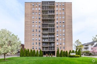 Building Photo - 65 Glenbrook Rd