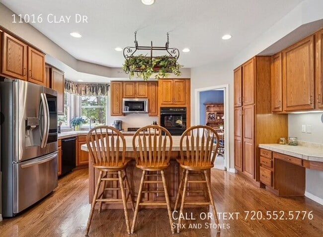 Building Photo - 11016 Clay Dr
