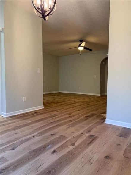 Building Photo - 924 Magnolia Leaf Dr