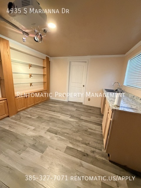 Building Photo - 4935 Marianna Dr