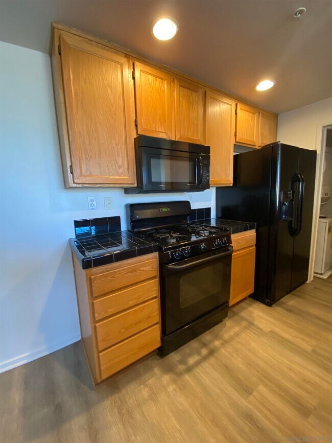 Building Photo - 1344 Paizay Pl