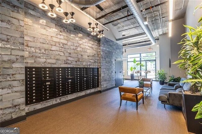 Building Photo - 112 Rogers St NE