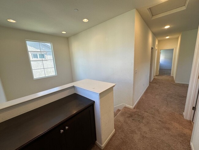 Building Photo - Beautiful 4 Bedroom, 3 Bath Mountain House Home