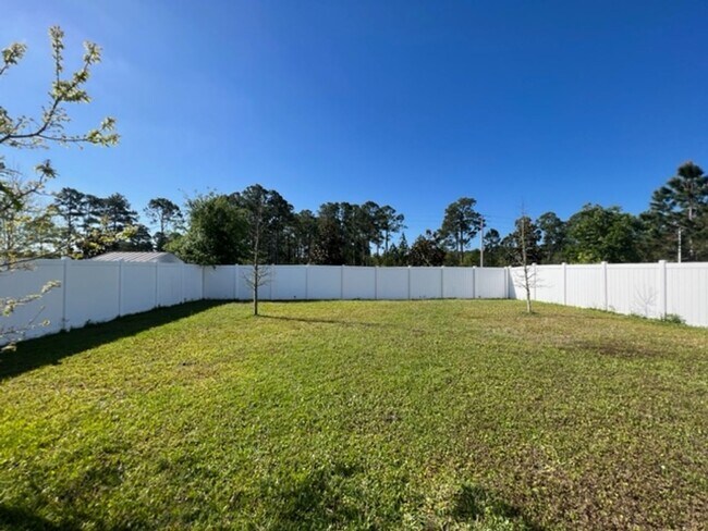 Building Photo - Introducing this stunning 4-bedroom, 2-bat...