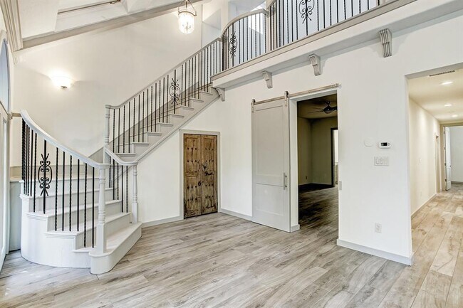 Building Photo - 25 Legend Ln