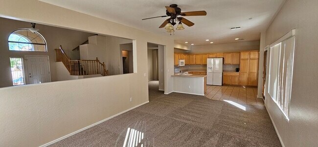Building Photo - Spectacular 3-bedroom, 2.5 bathroom home F...