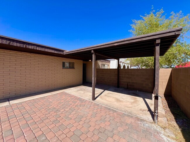 Building Photo - 2130 S 11th Ave