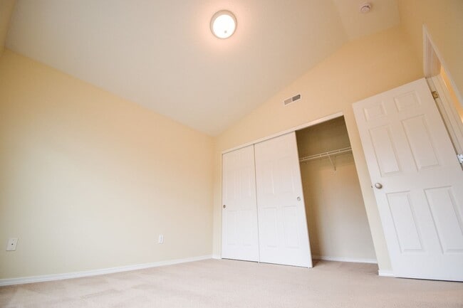 Building Photo - Beautiful Home in Amazing Neighborhood!