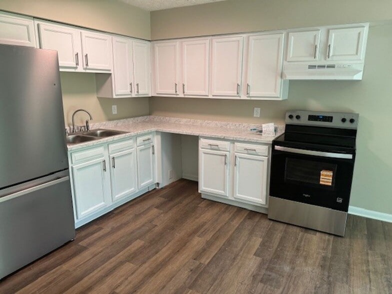 Building Photo - Beautiful Brick 3 Bedroom Home on East Side