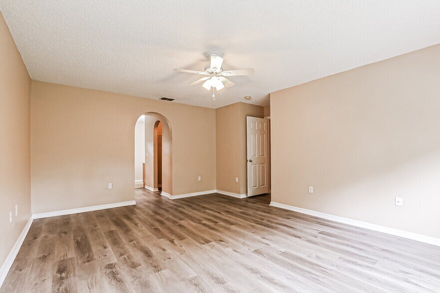 Building Photo - 239 Pleasant Gardens Dr