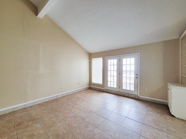 Building Photo - 2710 Quail Creek Dr