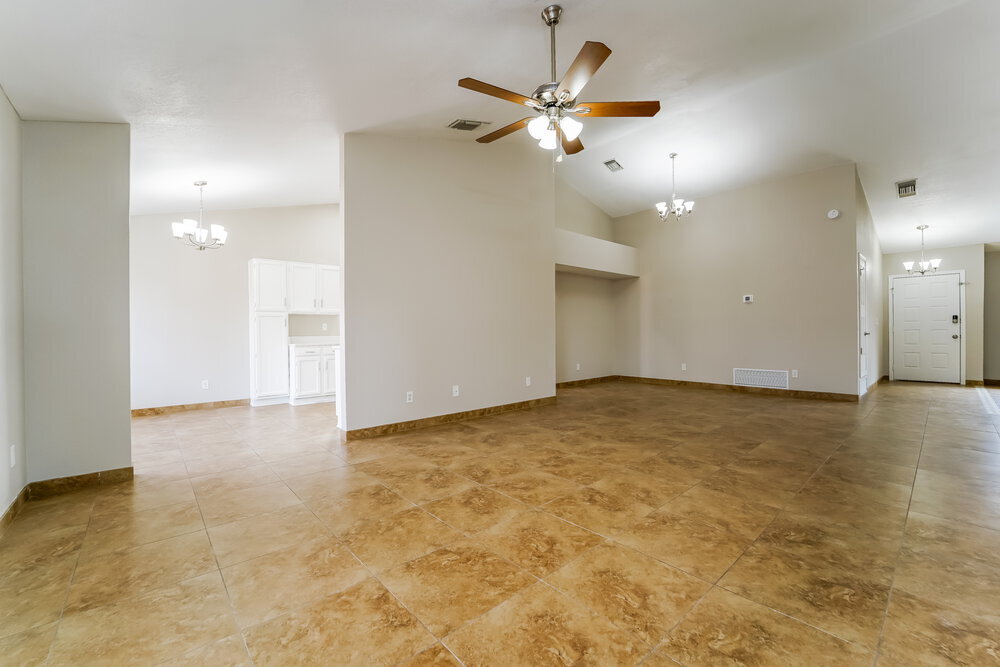 Building Photo - 7907 N Roundstone Dr