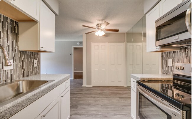 Building Photo - 25 N Cottonwood St