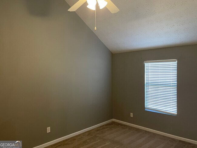 Building Photo - 30 Creek Bottom Dr