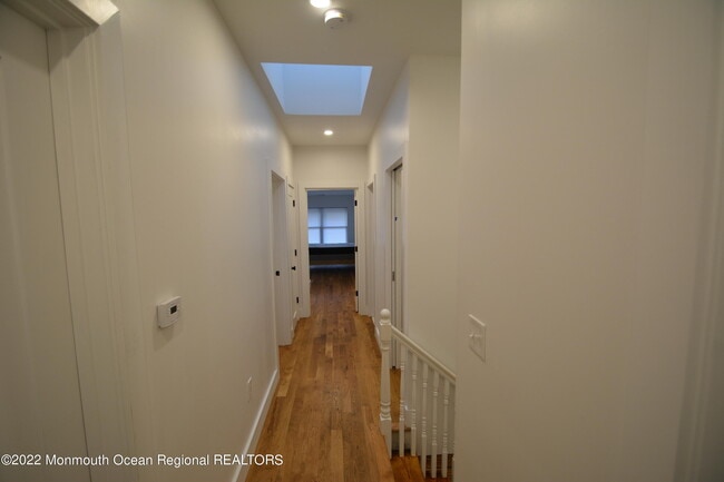 Building Photo - 703 S Edgemere Dr