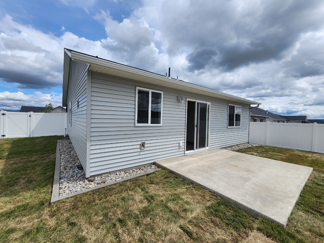 Building Photo - Brand new construction in Rathdrum!