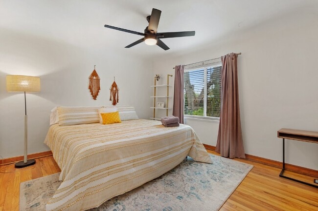 Building Photo - Available Now! Wonderful Sloan's Lake Home