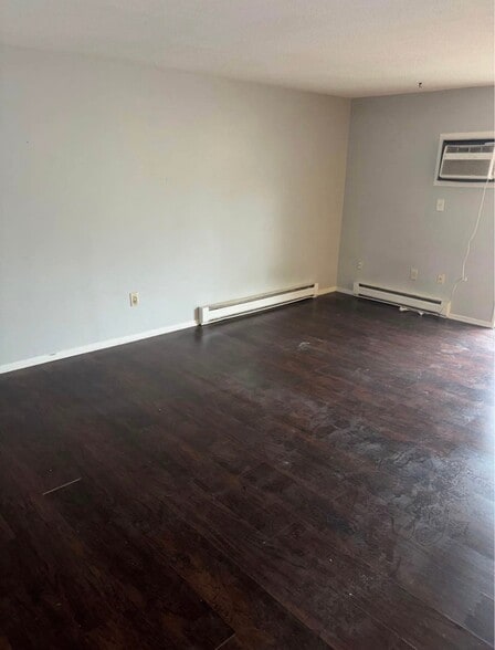 Building Photo - 135 Burgundy Hill Ln