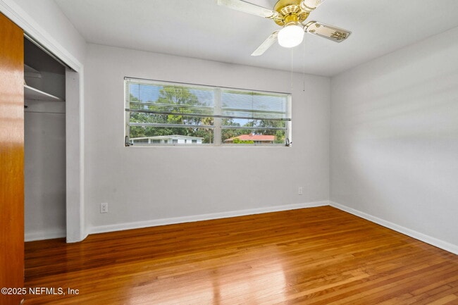 Building Photo - 3904 Via De La Reina