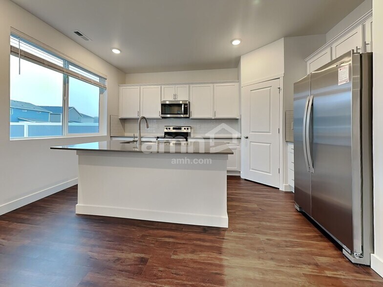 Building Photo - 7742 Brenden St SW