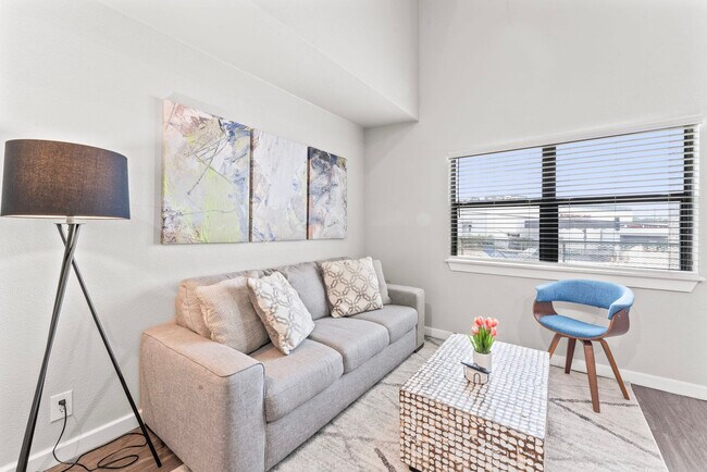 Building Photo - 2101 Elmont Dr