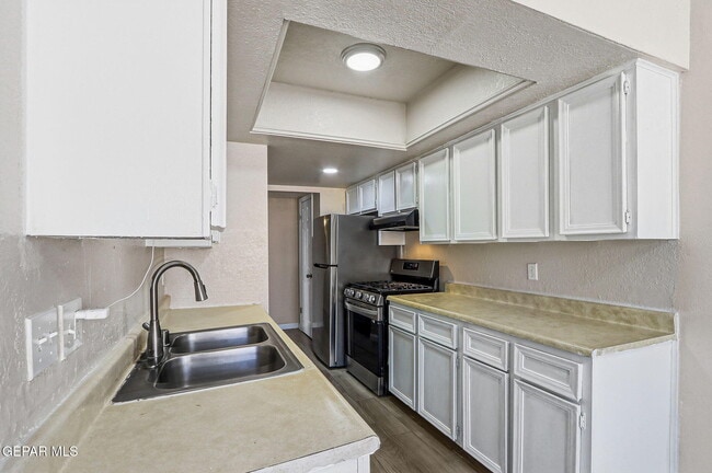 Building Photo - 10604 Springwood Dr