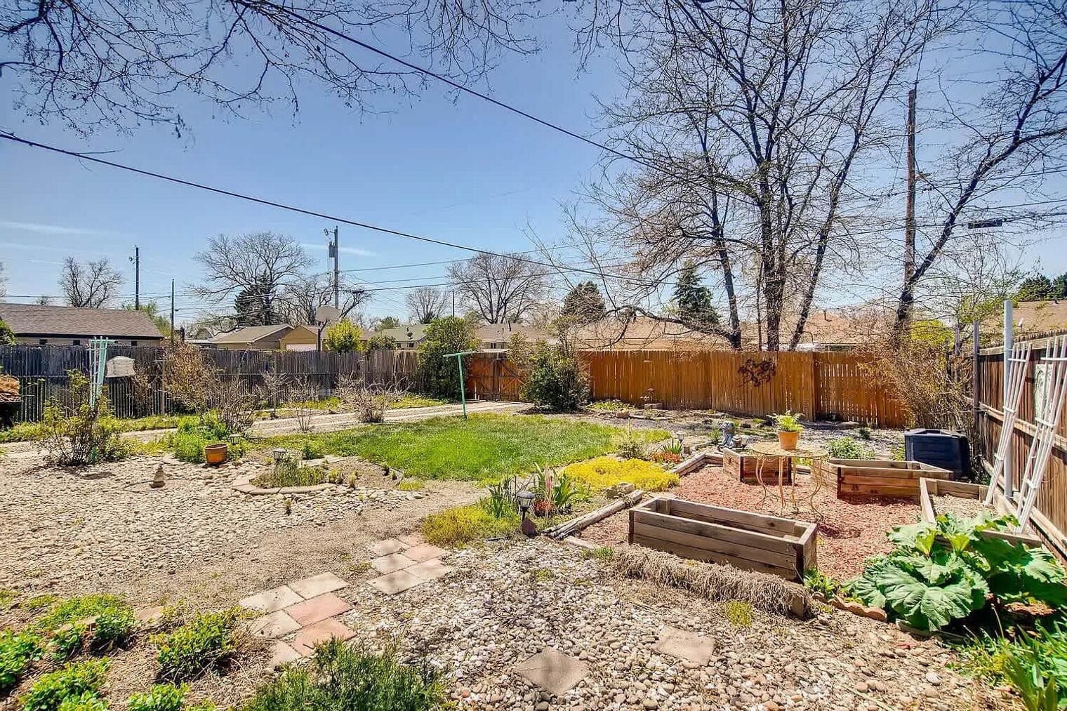 Building Photo - 2933 Ivanhoe St