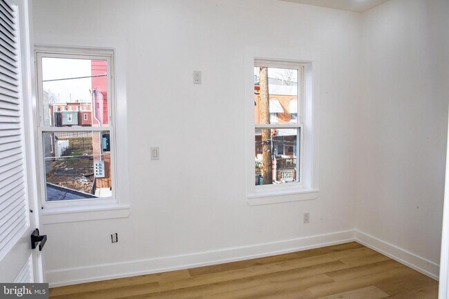 Building Photo - 1230 W Hilton St