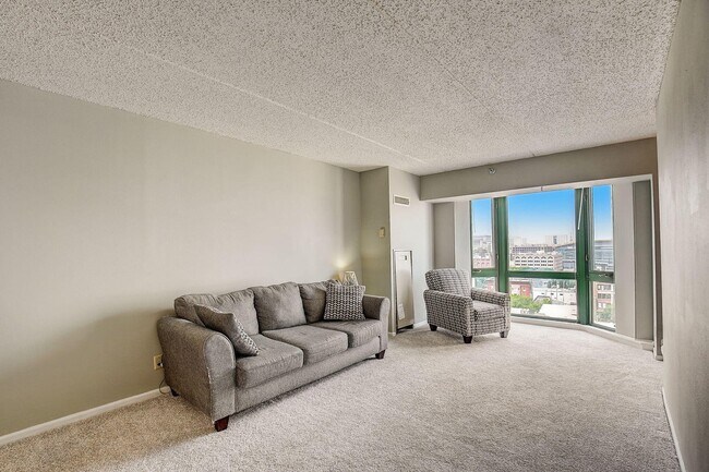 Building Photo - 270 E Highland Ave