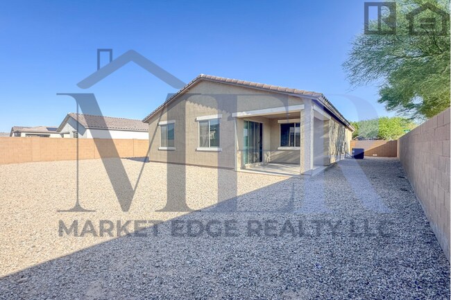 Building Photo - 3Bed/2Bath Home w/3 Car Gar in Casa Grande...