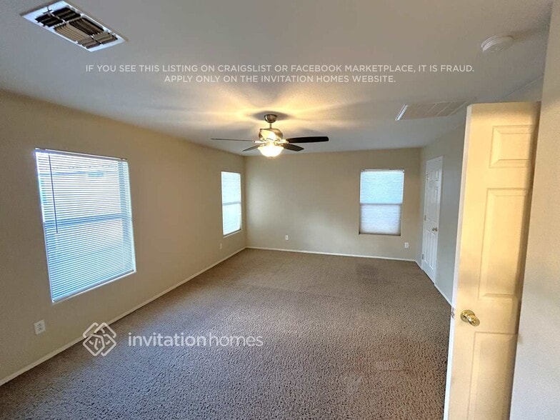 Building Photo - 6446 W Valencia Dr