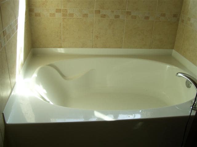 Building Photo - 35 Chapel Lake N