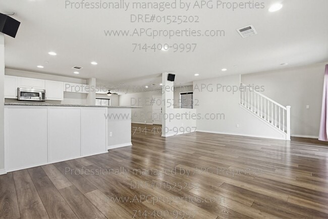 Building Photo - 139 Thompson Ave