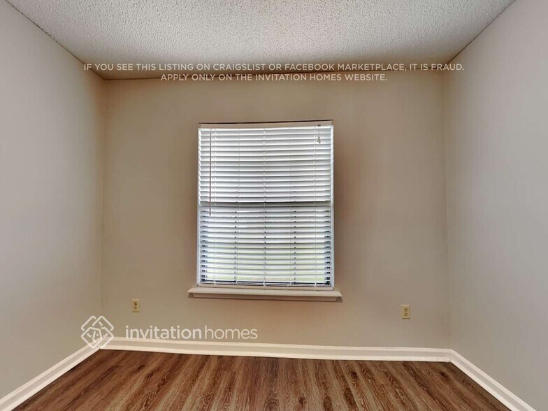 Building Photo - 12934 Staffordshire Dr S