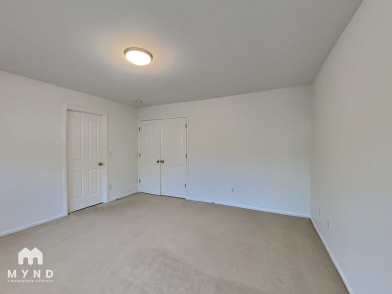 Building Photo - 17061 Parkside Way SE