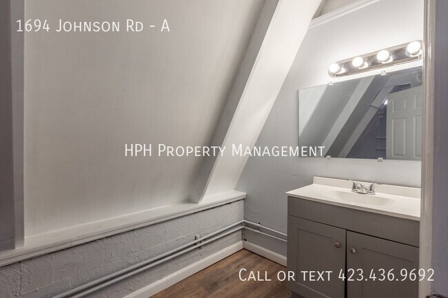 Building Photo - 1694 Johnson Rd