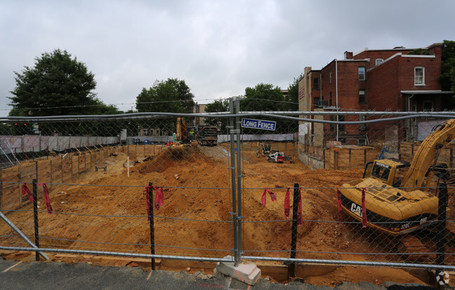 Building Photo - The Adamo