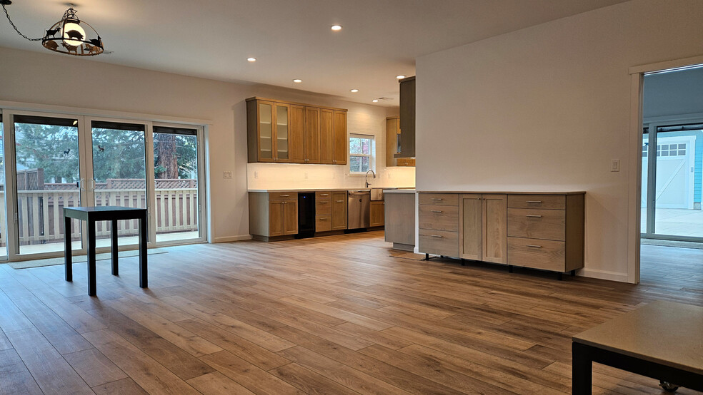 Kitchen - 882 B St