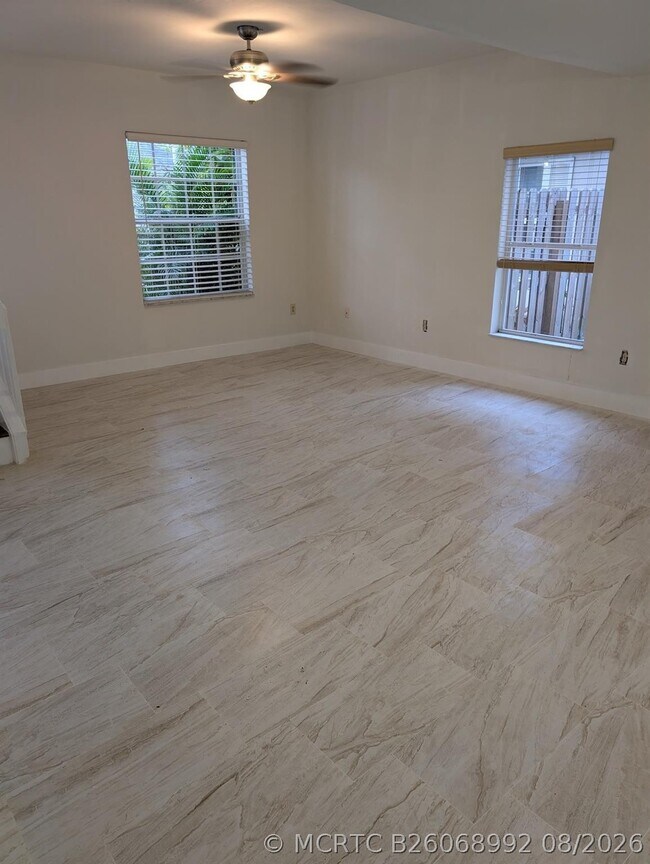 Building Photo - 9851 SW 117th Ct